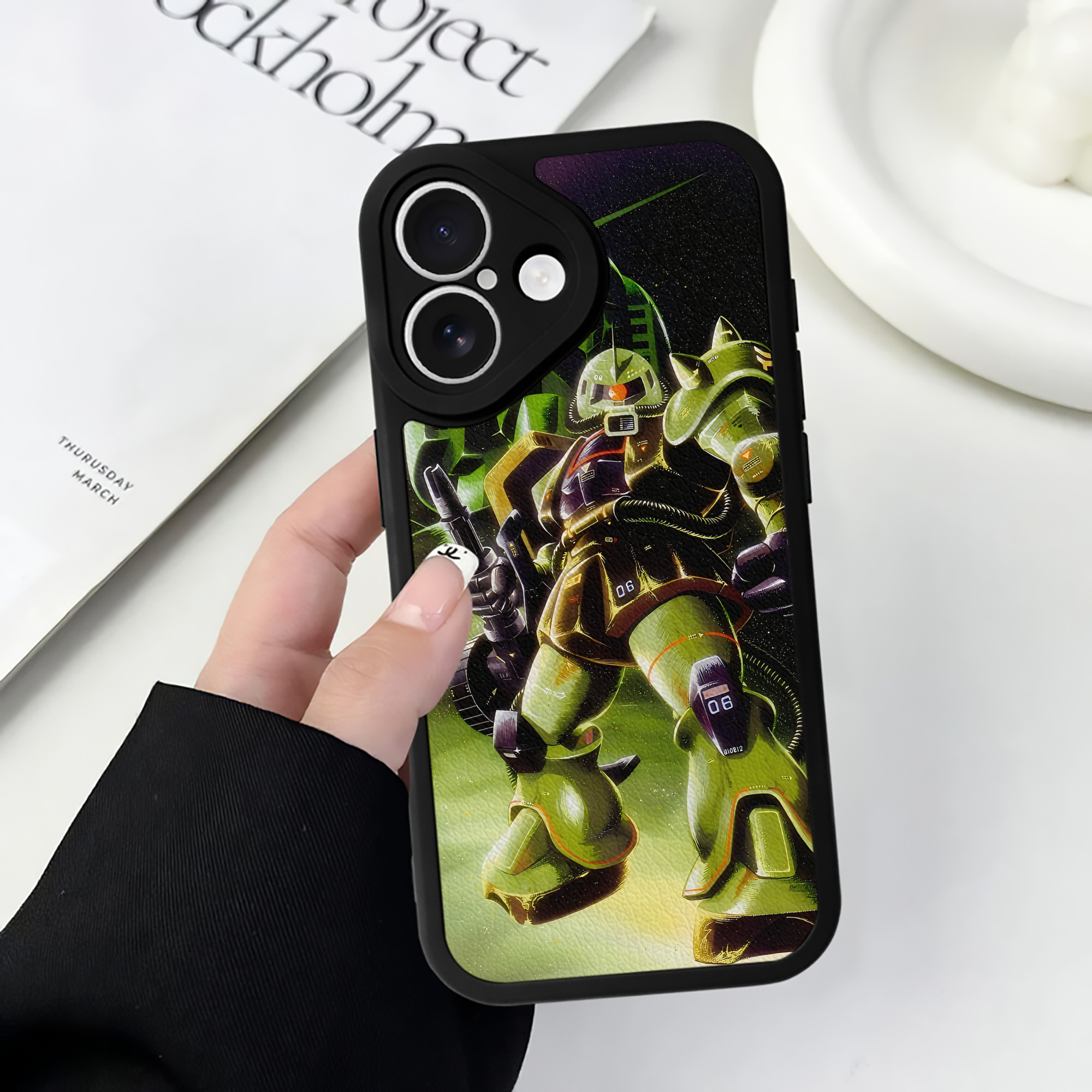 （画像用） 機動戦士ガンダム Mobile Suit Gundam 【iPhone 16シリーズ対応】シリコンスマホケース（レザー調） 材質：シリコン